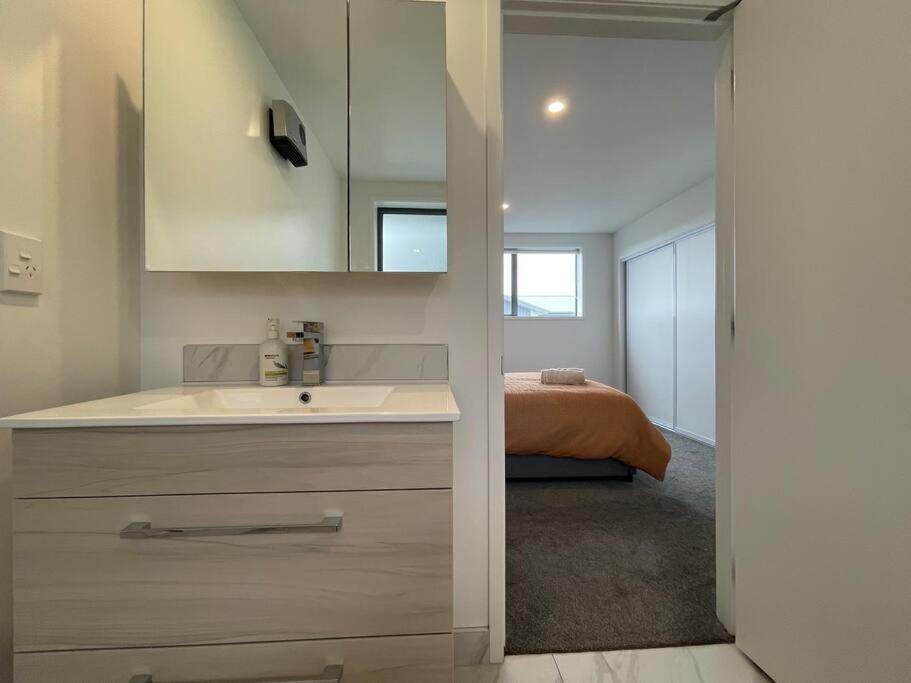 Parkside Retreat - 3 Beds -Sleeps 6 Near Westfield Villa ไครสต์เชิร์ช ภายนอก รูปภาพ